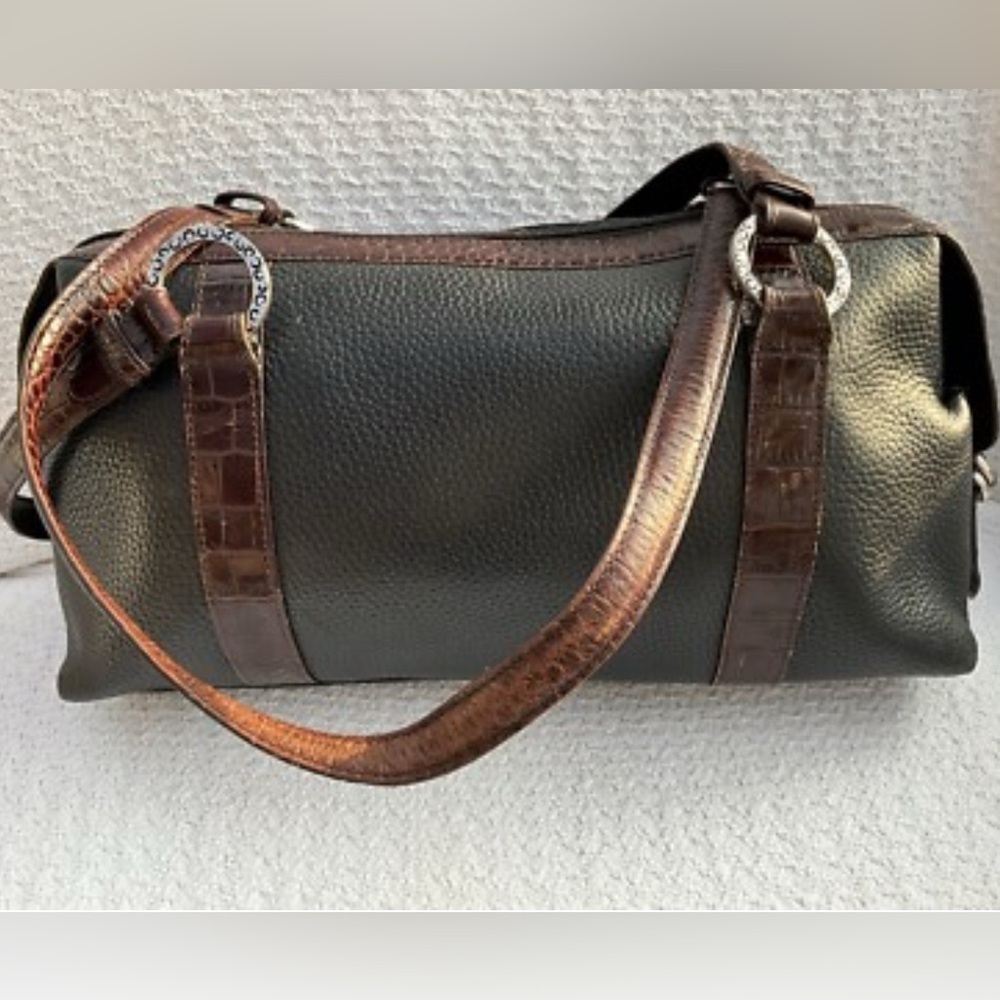 Brighton pebbled leather shoulder bag, EUC